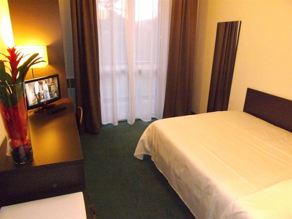 Hotel Roncobilaccio Roncobillaccio Экстерьер фото