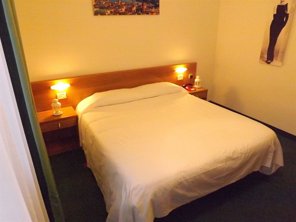 Hotel Roncobilaccio Roncobillaccio Экстерьер фото